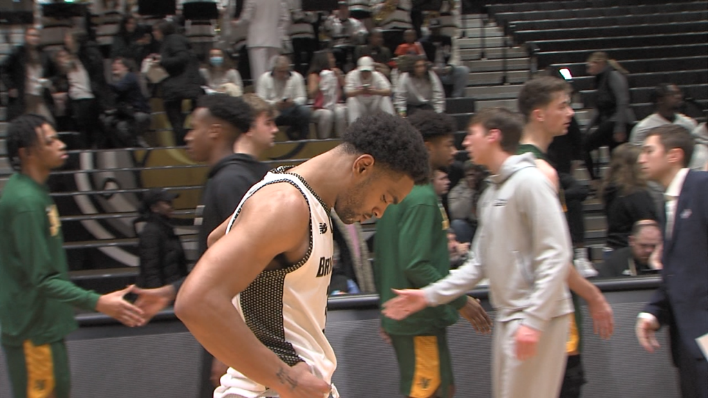 35709 Vo Bryant Vermont Mbb V Ncoit00 00 36 37still001