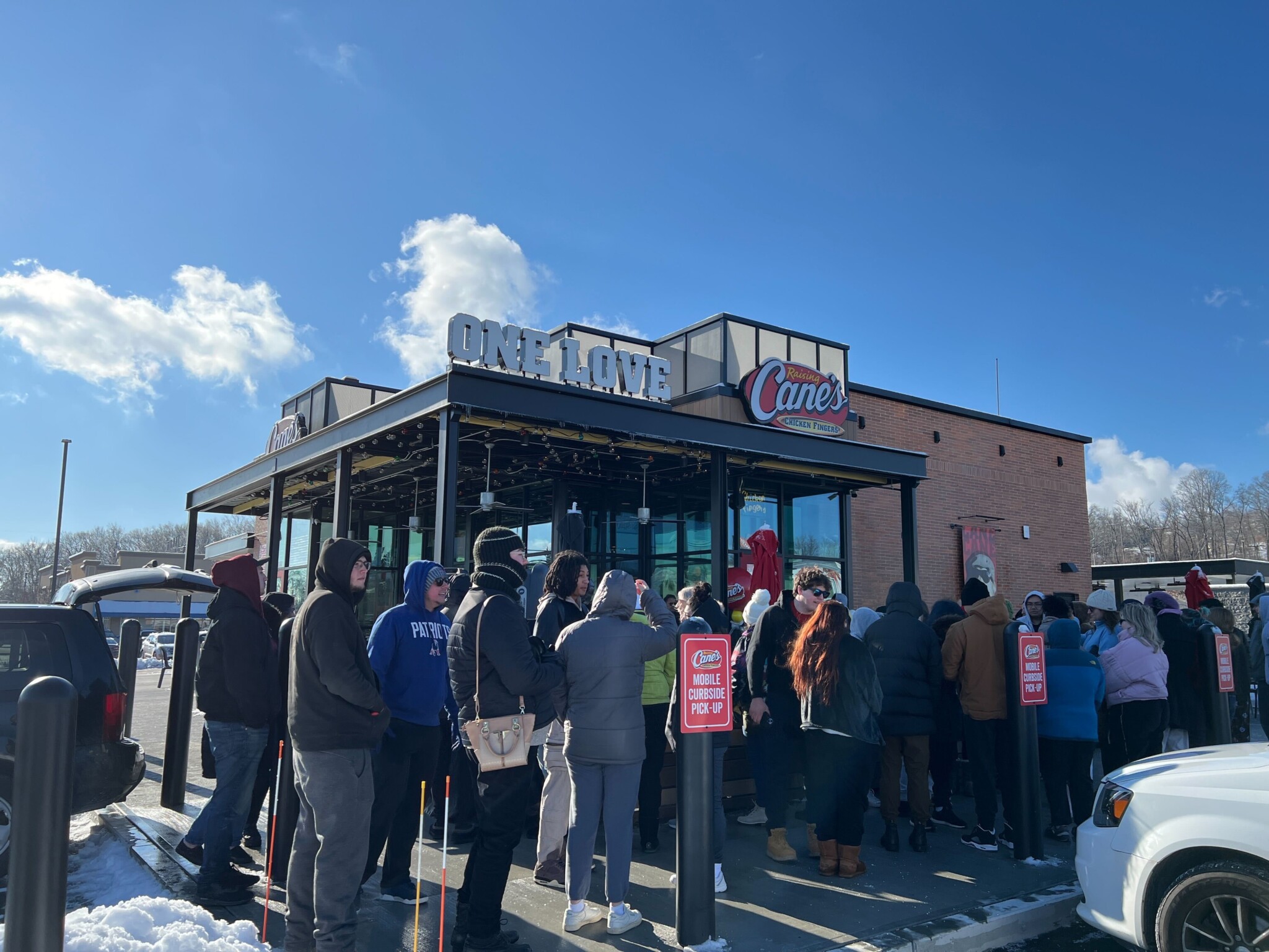 Raising Cane's opens its first Rhode Island location in Johnston ABC6