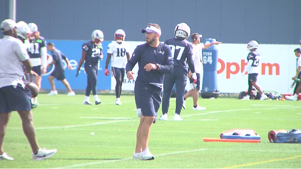 34837 Vo Pbruins Islanders V Isteele00 03 14 41still003