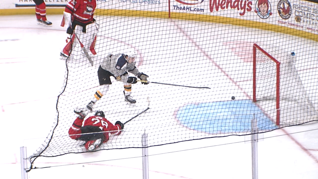 35732 Vo Pbruins Checkers Rv Ncoit00 00 27 35still001