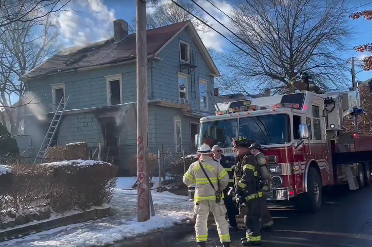 Providence fire department responds to Superior St. house fire | ABC6