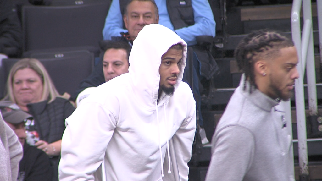 38605 Sot Pc Mbb S Hopkins Injury Isteele00 00 21 37still001