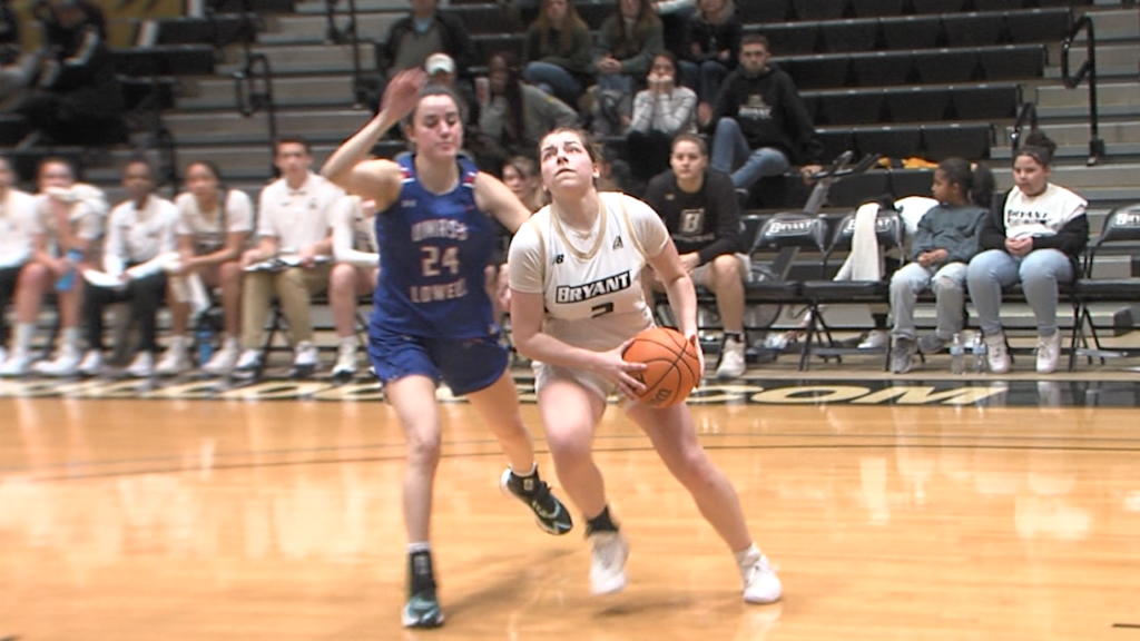 40566 Vo Bryant Umass Lowell Wbb V Isteele Tria00 00 29 19still001