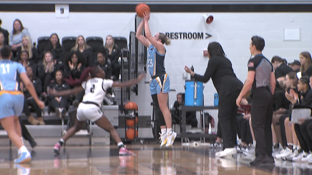 36631 Vo Pc Marquette Wbb V Isteele00 00 21 23still001