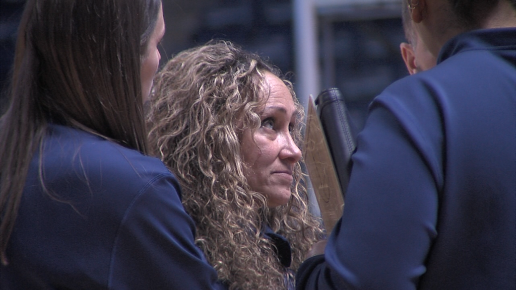 37632 Sot Uri St Louis Wbb S Isteele00 00 13 52still001