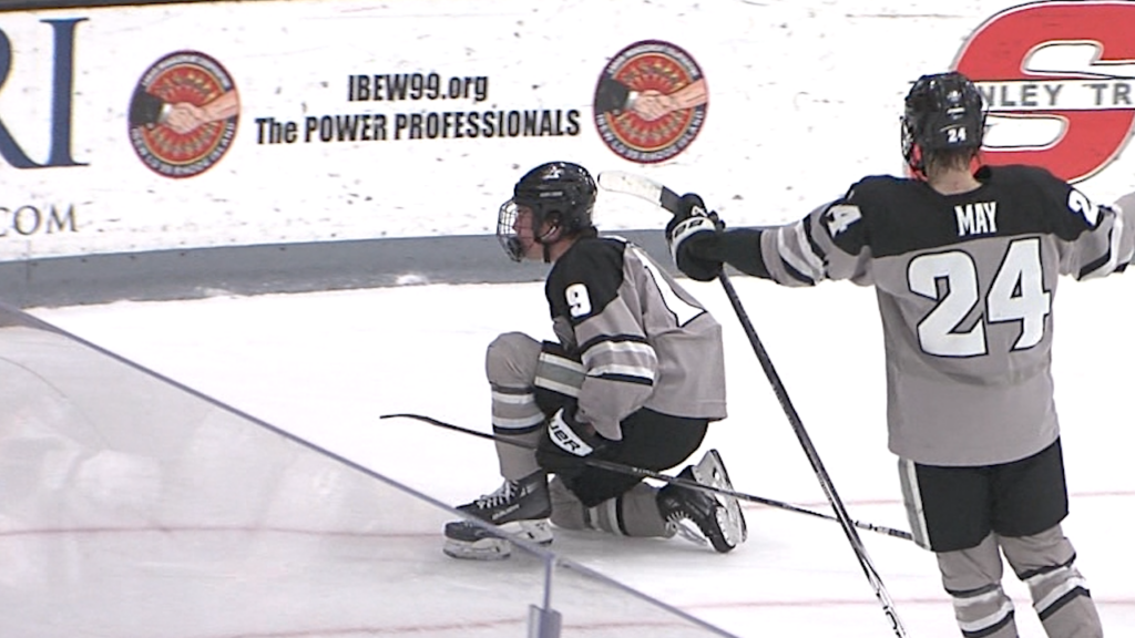 38653 Vo Pc Bu Mhk V Isteele00 00 34 30still001