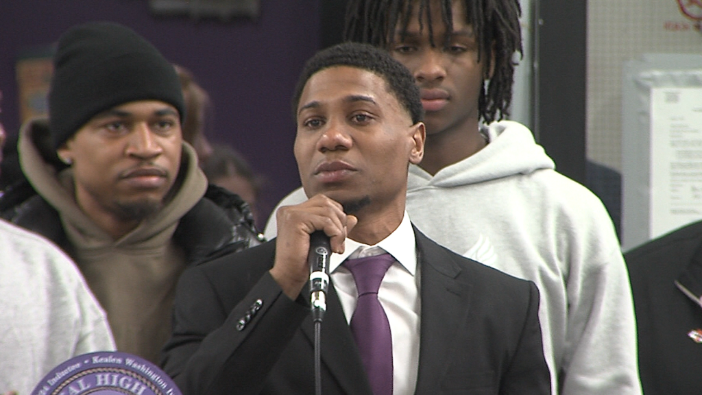 46016 Sot Kealen Ives S Classical Hof Isteele00 00 16 55still001