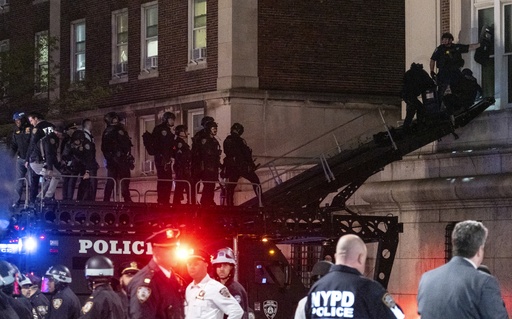 Police Clear Pro Palestinian Protesters From Columbia University’s Hamilton Hall