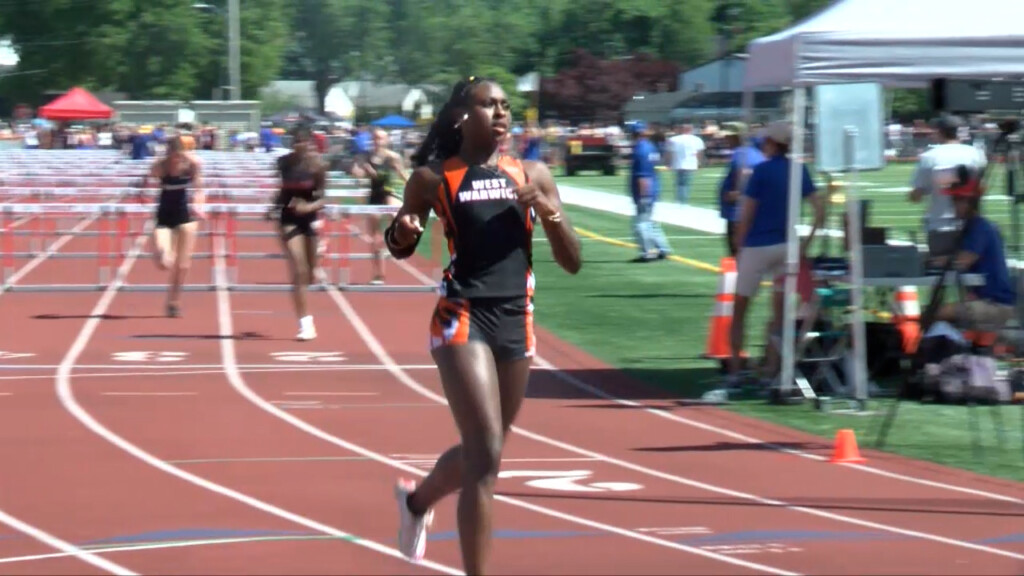 55618 Vo State Outdoor Track Vo Isteele00 00 40 39still001