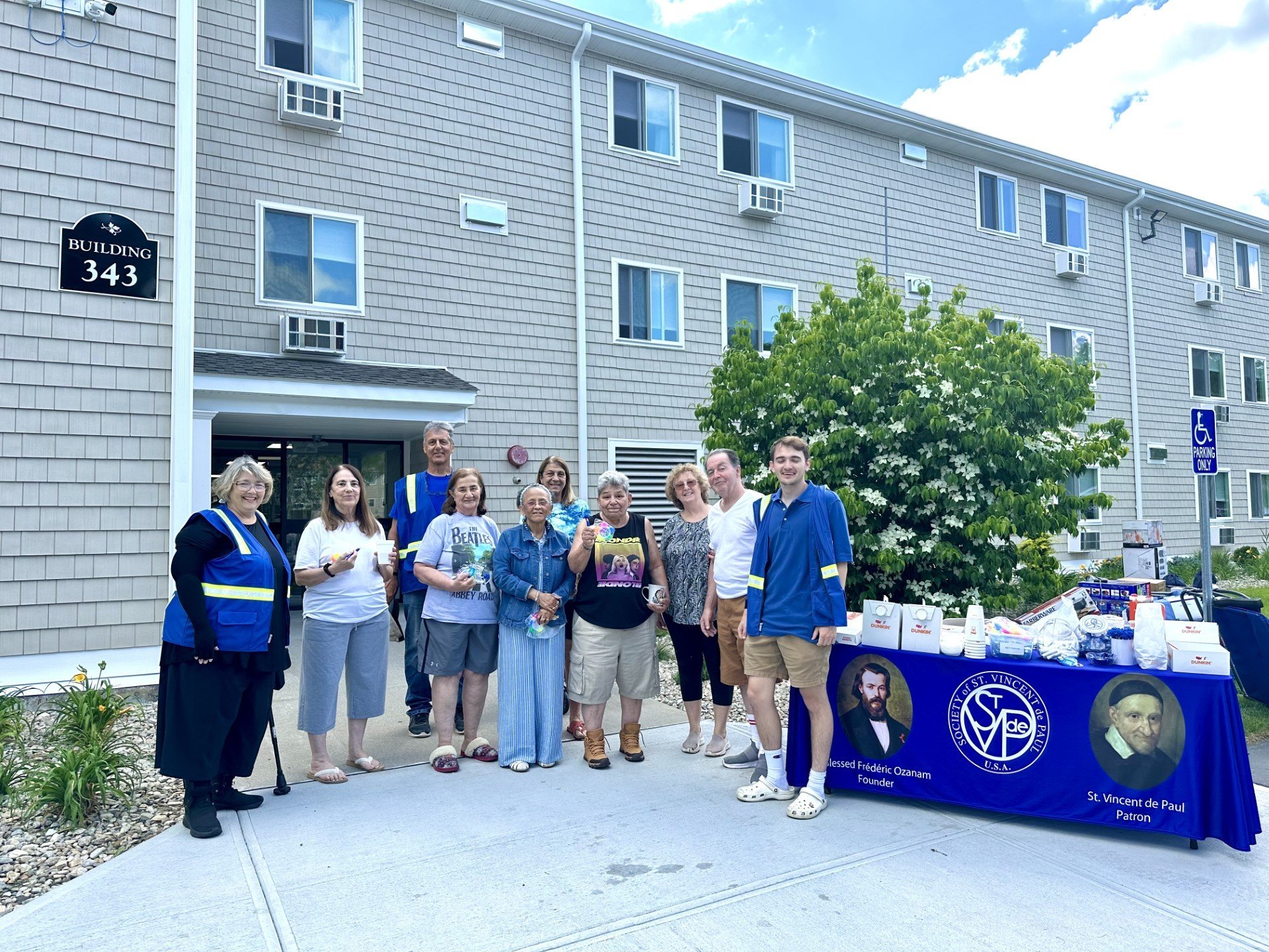 Simmons Village Apartment residents in Johnston return after fire ABC6
