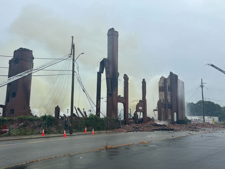 Fire destroys abandoned mill in Woonsocket | ABC6