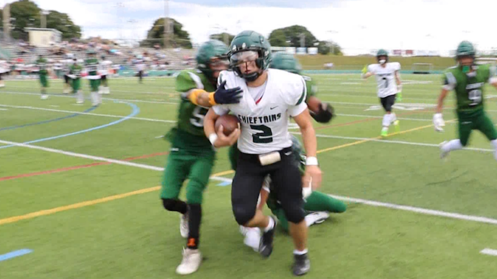 72312 Vo Ponaganset Cranston East Fb V Isteele00 00 18 07still001