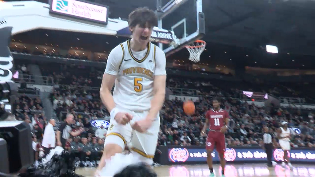 76040 Vo Pc Umass Mbb Exhibition Rv Isteele00 00 19 28still003