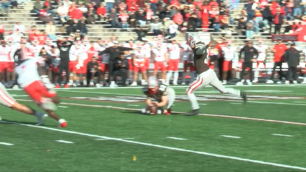 76253 Vo Brown Fb V Maron St Pow Isteele00 00 01 22still001