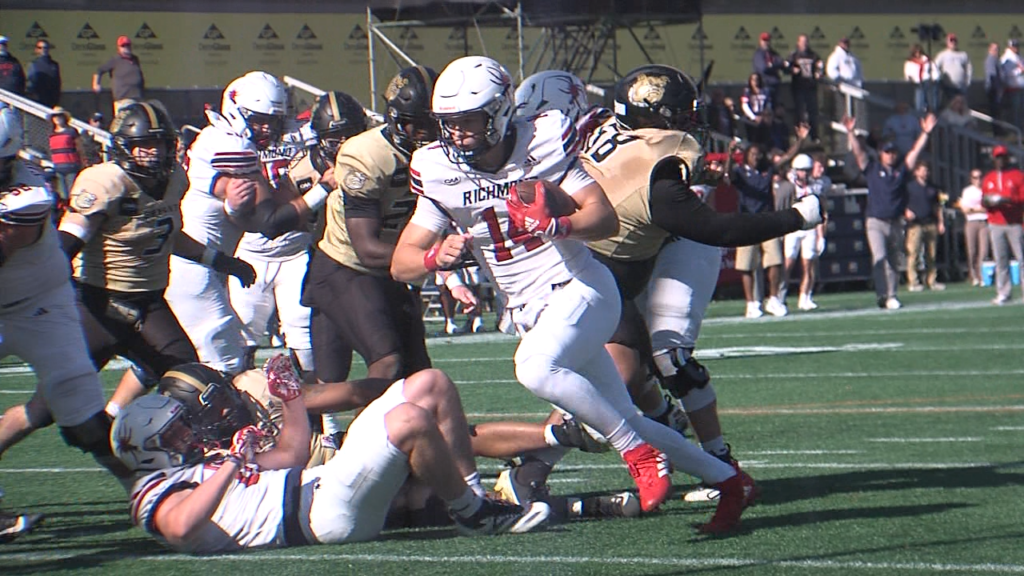 76048 Vo Bryant Richmond Fb V Isteele00 00 19 28still001