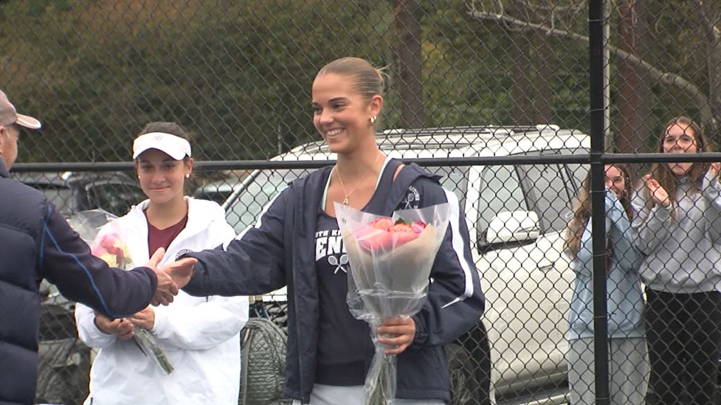 Singles Vompg00 00 34 47still001