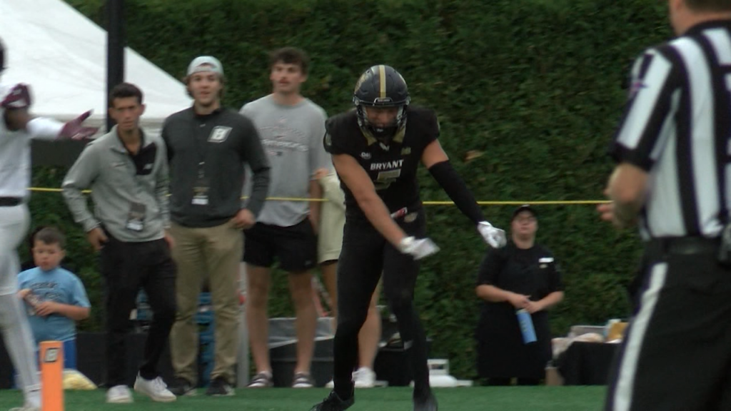 80147 Vo Bryant All Caa Honors Vo Ncoit00 00 33 44still001