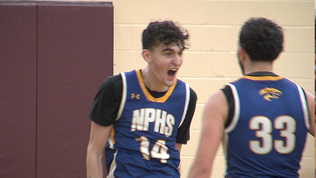 82261 Vo North Providence East Greenwich Bbb V Isteele00 00 35 56still001