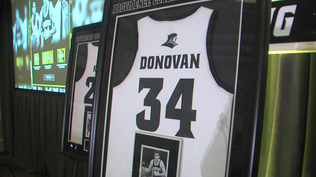 90172 Pkg Pc Mbb Wbb P Donovan King Foley Banquet Ncoitmxf00 00 23 27still001