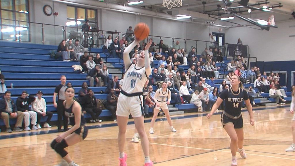 91545 Vo Rwu Suffolk Wbb Cne Quar V Ncoit00 00 17 02still001