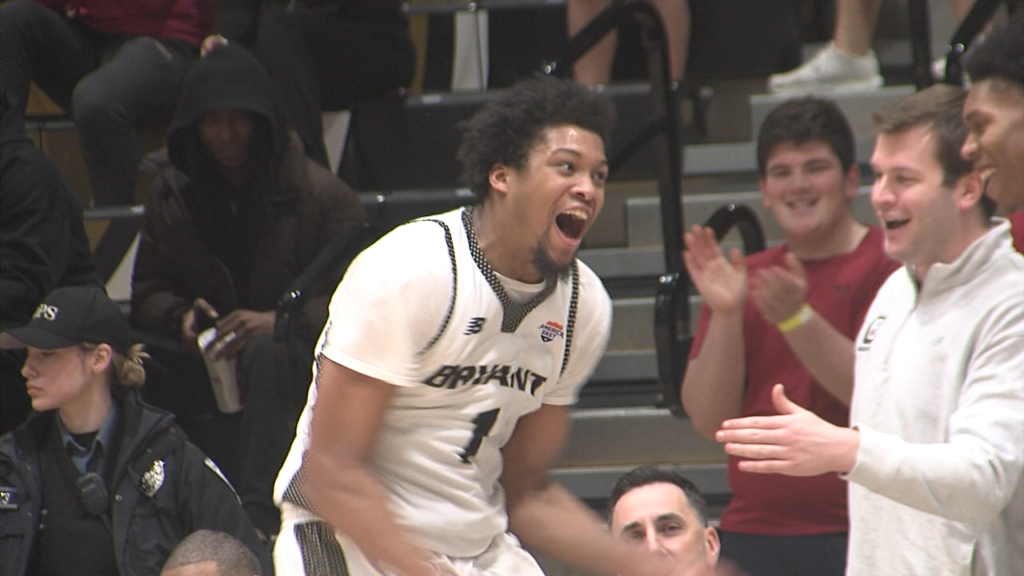 90012 Vo Bryant Njit Mbb Cv Isteele00 00 02 32still001