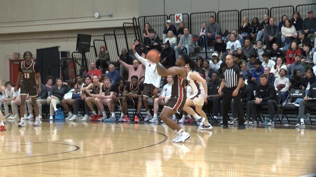 90215 Pkg Ian Sports 11pm 21525 Pkg Ncoit00 01 59 30still003