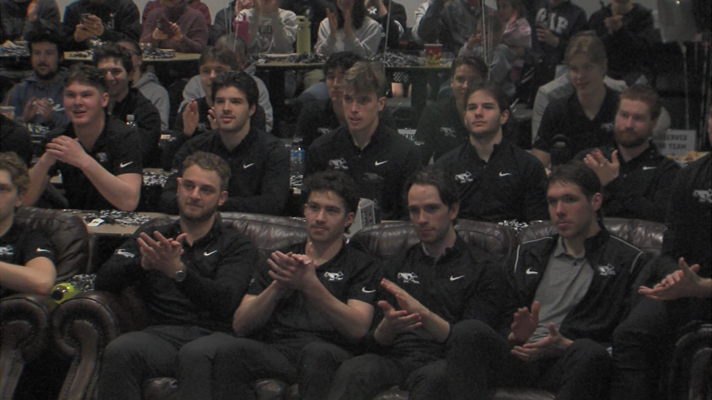 94939 Vo Pc Mhk Selection V Isteele00 00 03 53still001