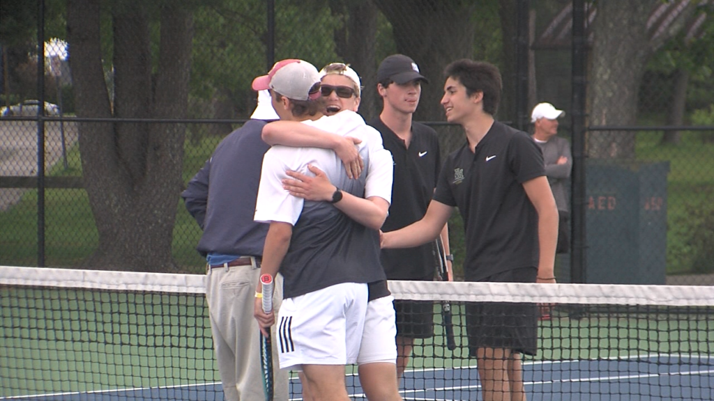 02491 Vo Riil Tennis Main Draw Doubles V Isteele00 00 45 01still001