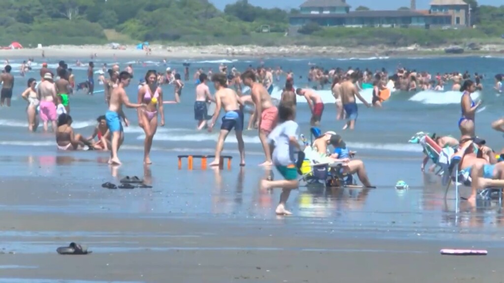 Beachgoers Packing The Shoreline At Narragansett Town Beach