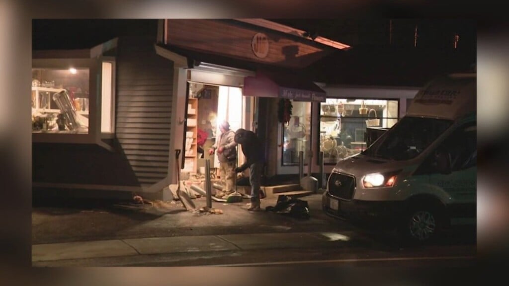 North Providence Man Charged With Dui After Crashing Into Coventry Flower Shop