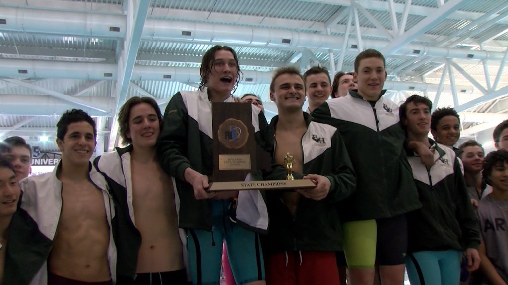 00058289 Boys Swimming Sot Girls Vo.still002