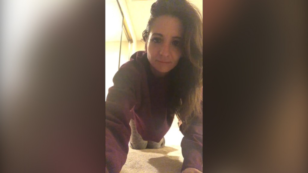 Liz Push Ups Vo.still001