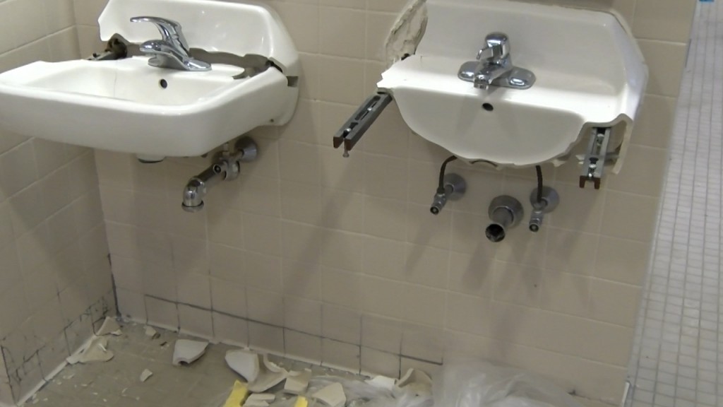 Coviddetaineep.still001