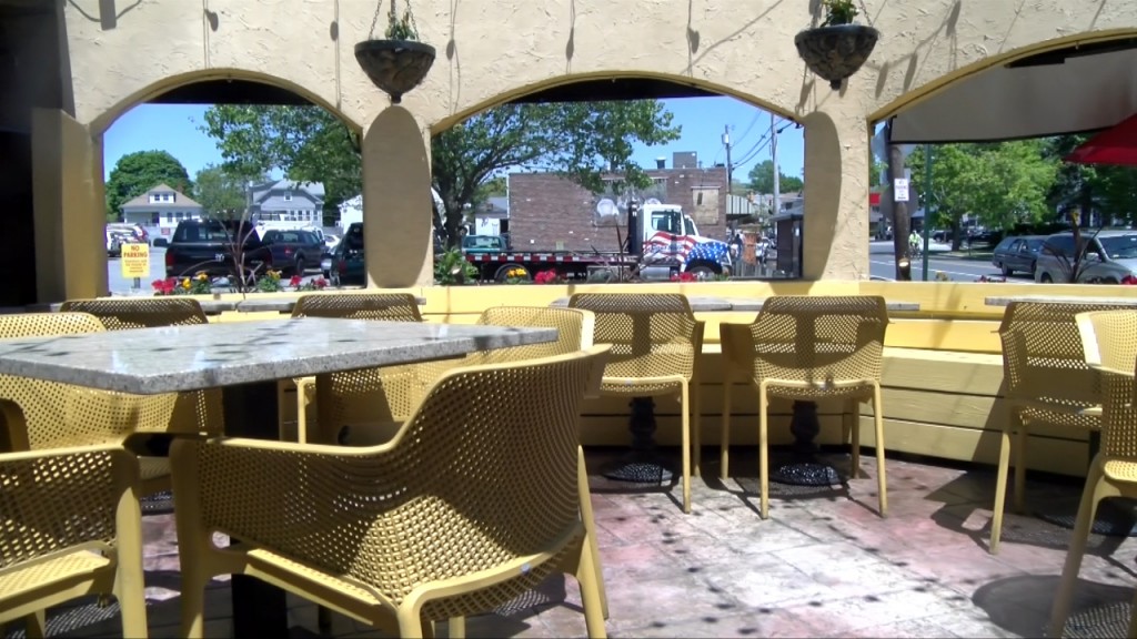 P Dining Folo 5pm.still001