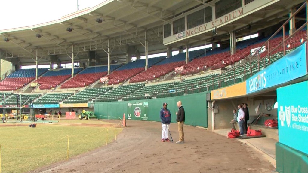 00009628 Red Sox Sot Roenicke On Cuts.still001