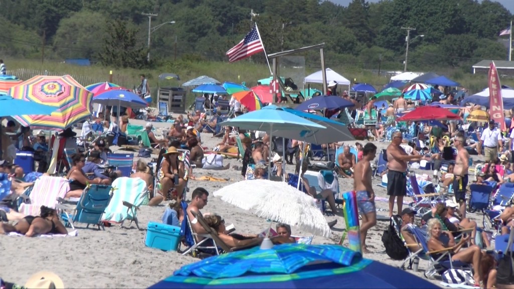 July4beach11p.still001