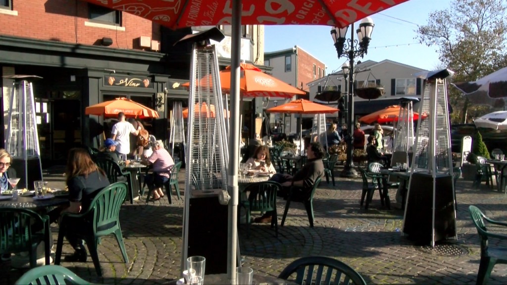 Restaurantearlyclosingreaxv.still001