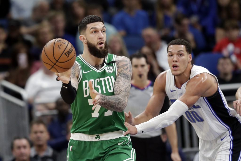 Vincent Poirier, Aaron Gordon