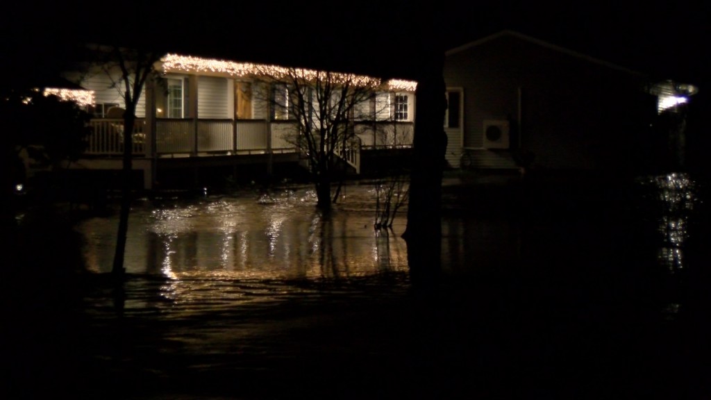 879g0252.mov.still001