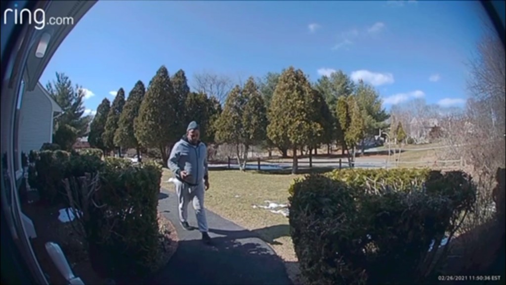 P Amazon Urinationstill001