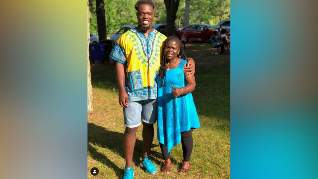 01817 Pkg Kwity Family Pkg Isteelestill003