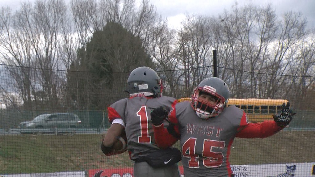 00430 Vo Cranston West Cranston East Fb Vo Isteelestill001