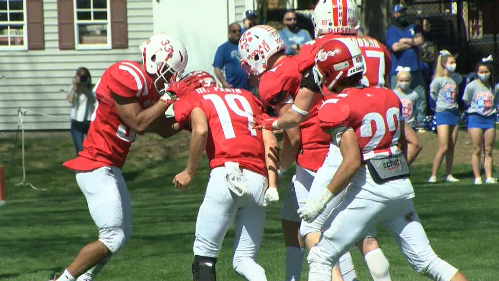 01764 Vo Na Attleboro Fb Vo Isteelestill001