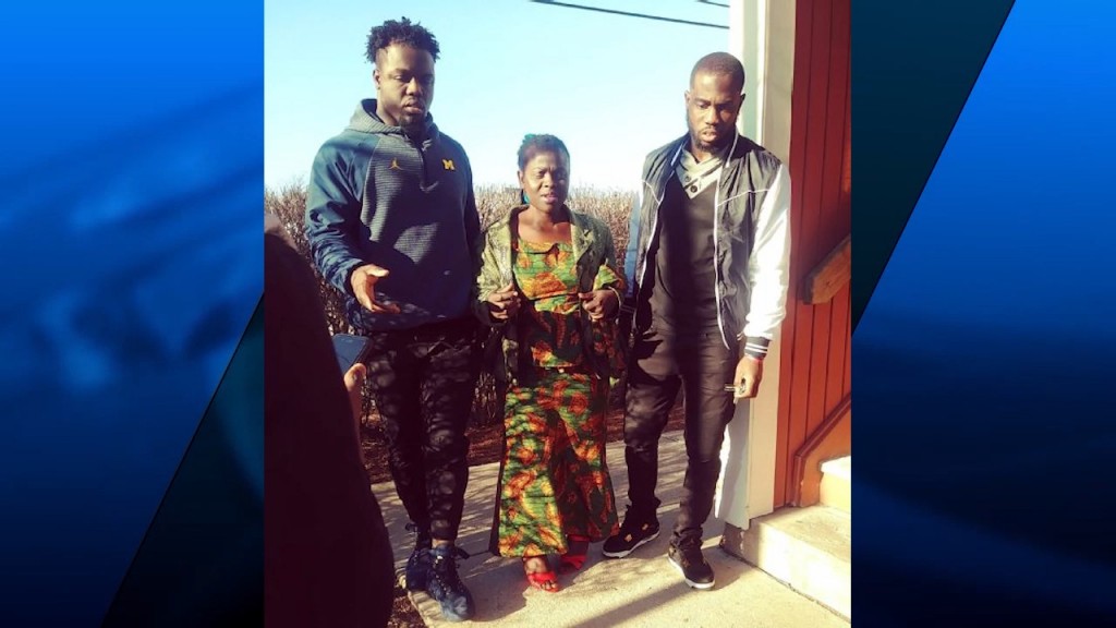 01817 Pkg Kwity Family Pkg Isteelemp4still001