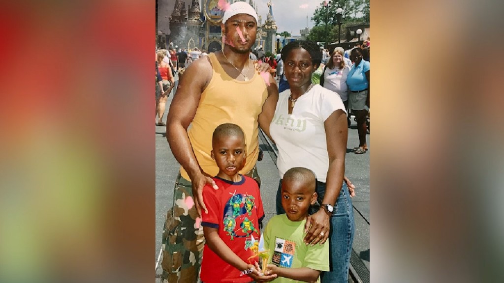 18957 Pkg P Pvd Bball Draft Emangionemp4still002