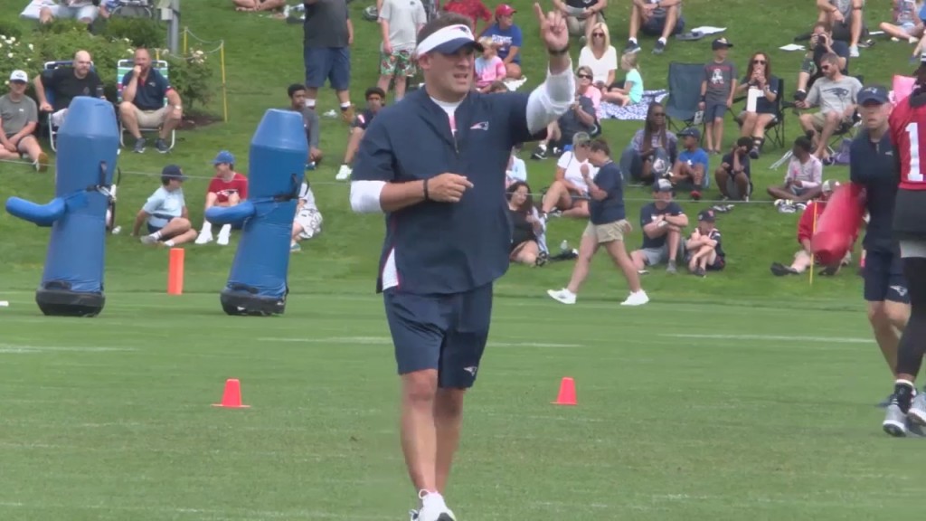 Patriots Staff Talks Coaching Up Team During Training Camp