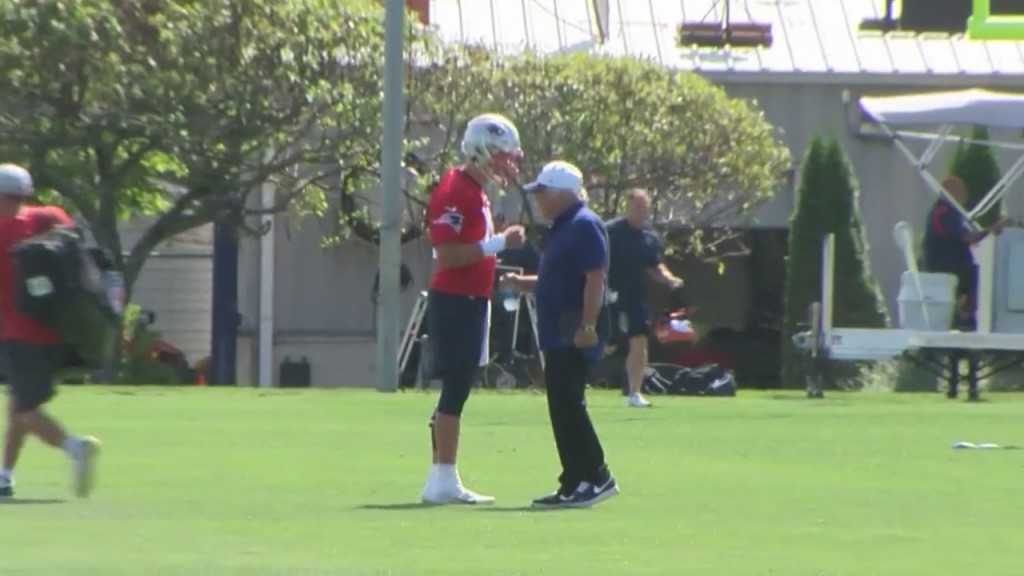 Patriots Practice Monday: Jones Prepares For Debut, Tight Ends Confident In Qb, Belichick Clarifies Vaccine Comments