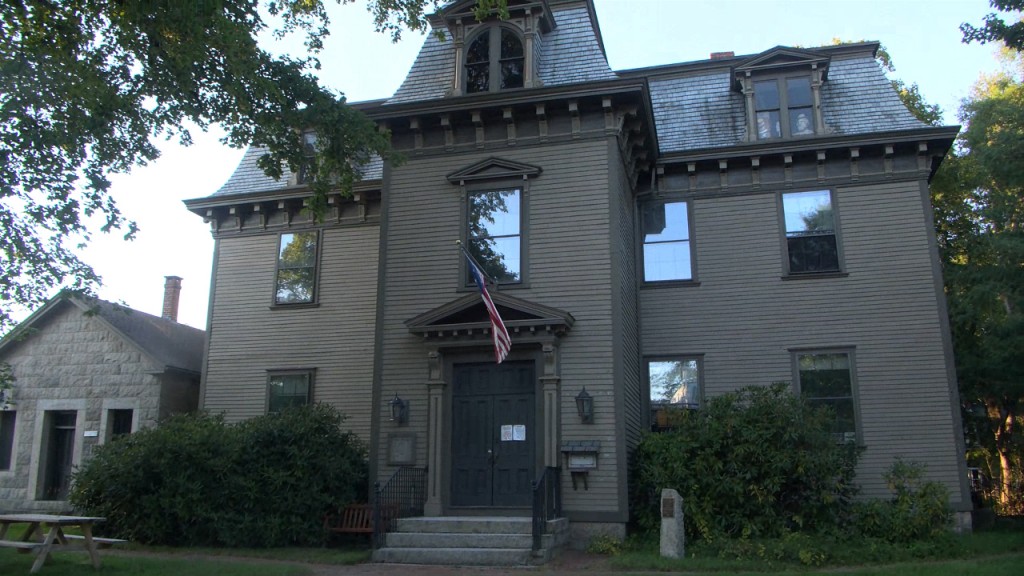 11pm Pkg Sk Librarystill001