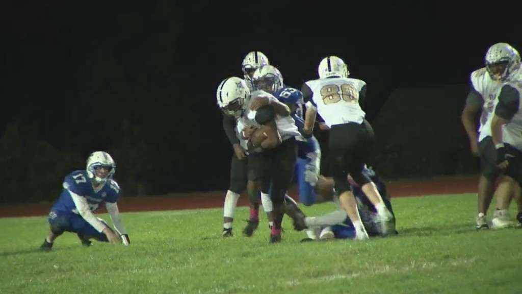 Davies Wins Two Straight For First Time In Program History