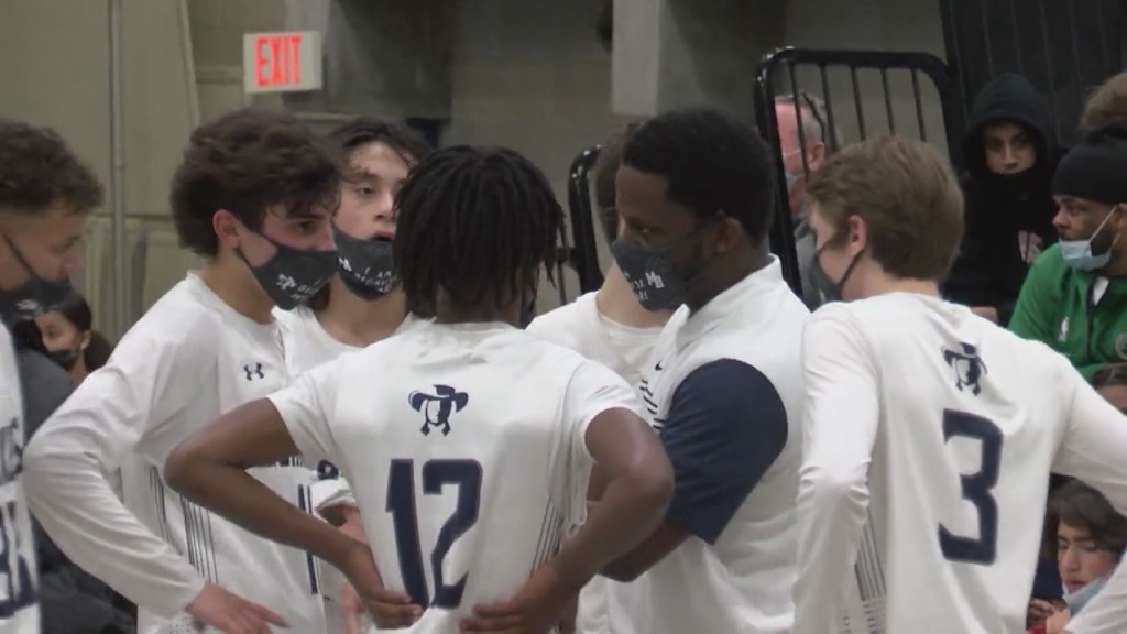 Moses Brown Boys Hoops Pulls Away From Highlander Charter Friday